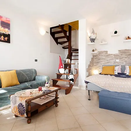 La Nuova Casetta Di Apartment
