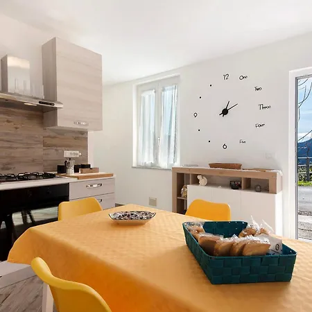 La Nuova Casetta Di Apartment *